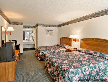 Days Inn By Wyndham Orangeburg South Exterior photo
