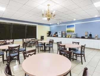 Days Inn By Wyndham Orangeburg South Exterior photo